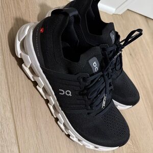 On cloudswift 3 women’s Black Athletic Shoes 8.5